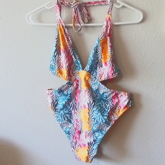 Swimsuit 🩱 monokini - Picture 1 of 4